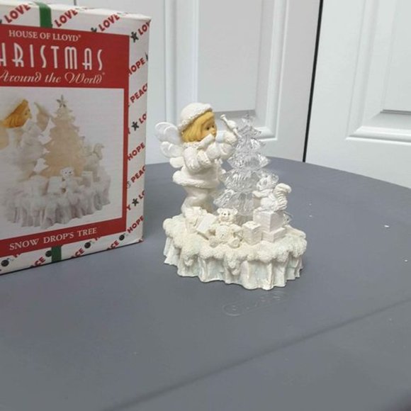 House Of Lloyd - Christmas Around the World - Snow Drop's Tree - Picture 1 of 2